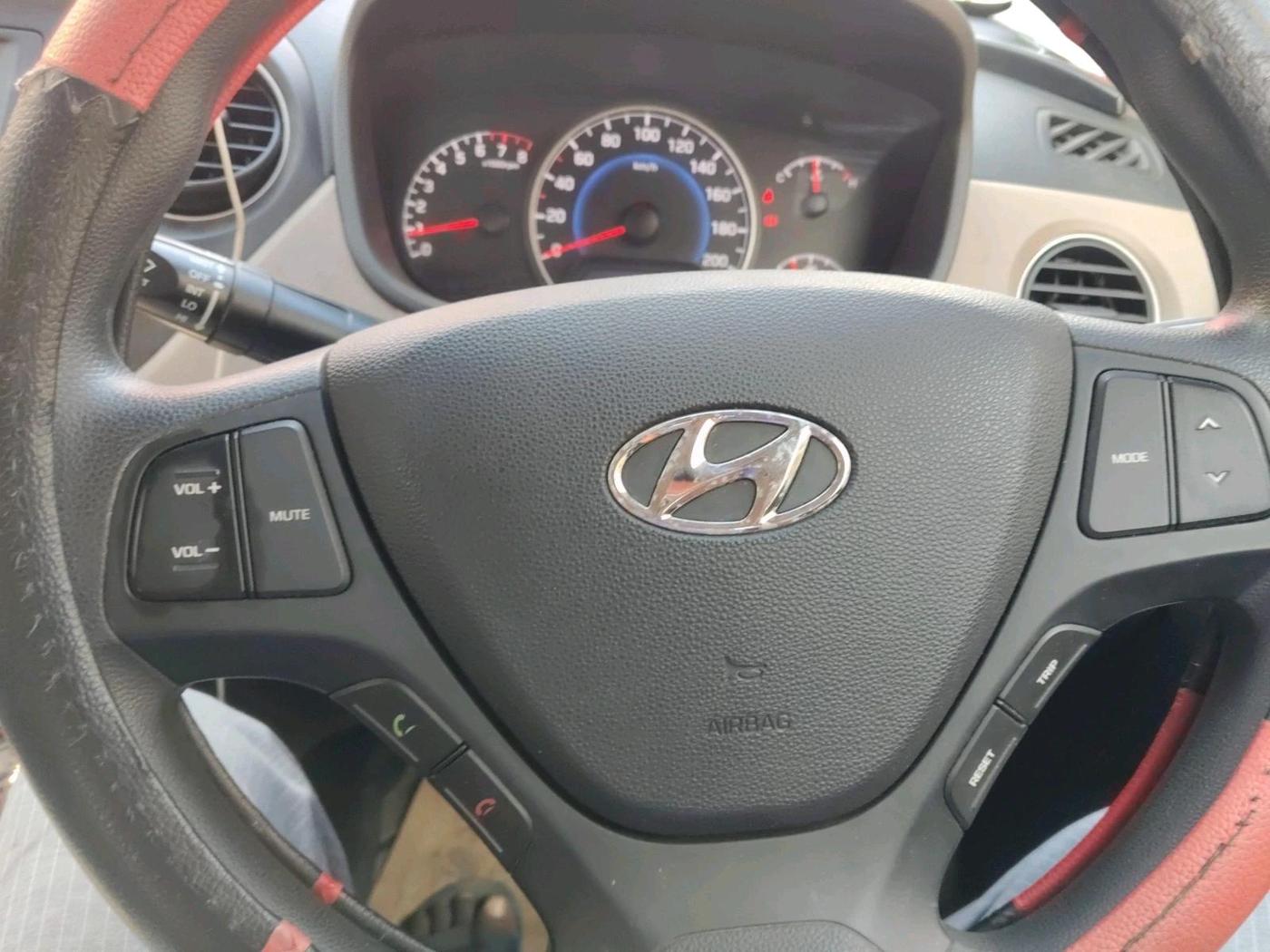 2018 Hyundai Grand i10 MAGNA AT 1.2 KAPPA VTVT, Petrol, Automatic, 27,491 km, interior