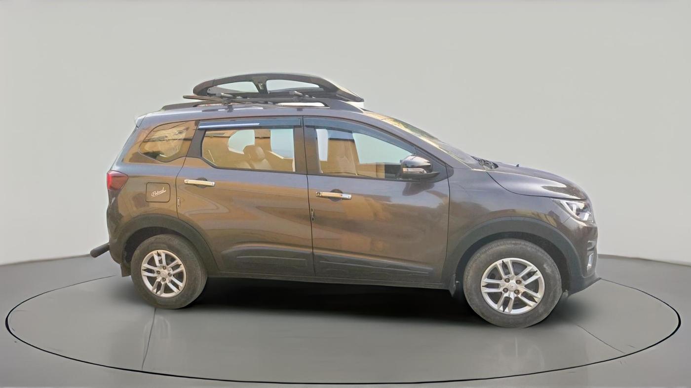 2021 Renault TRIBER RXT, Petrol, Manual, 28,847 km, exterior