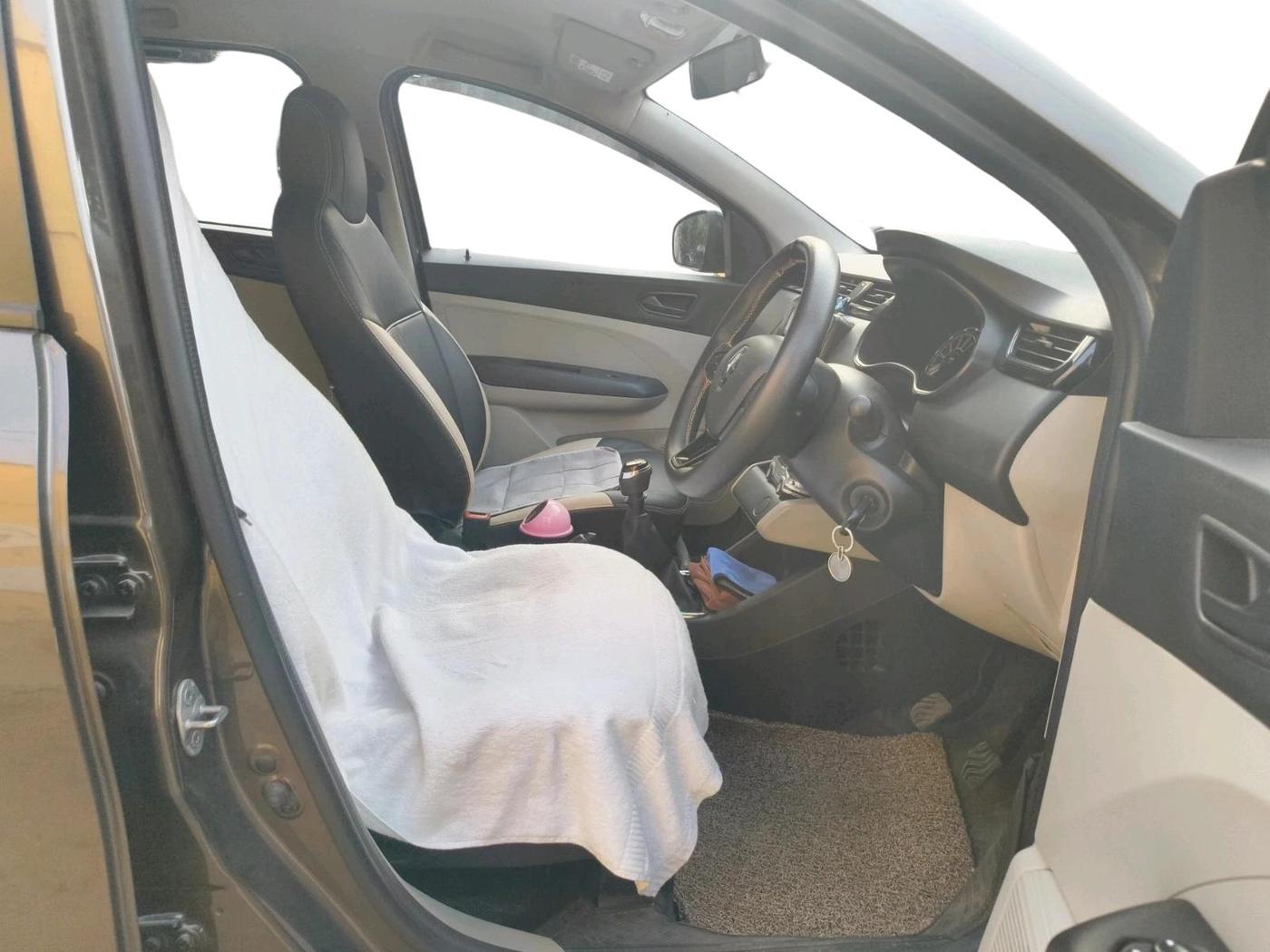 2021 Renault TRIBER RXT, Petrol, Manual, 28,847 km, interior