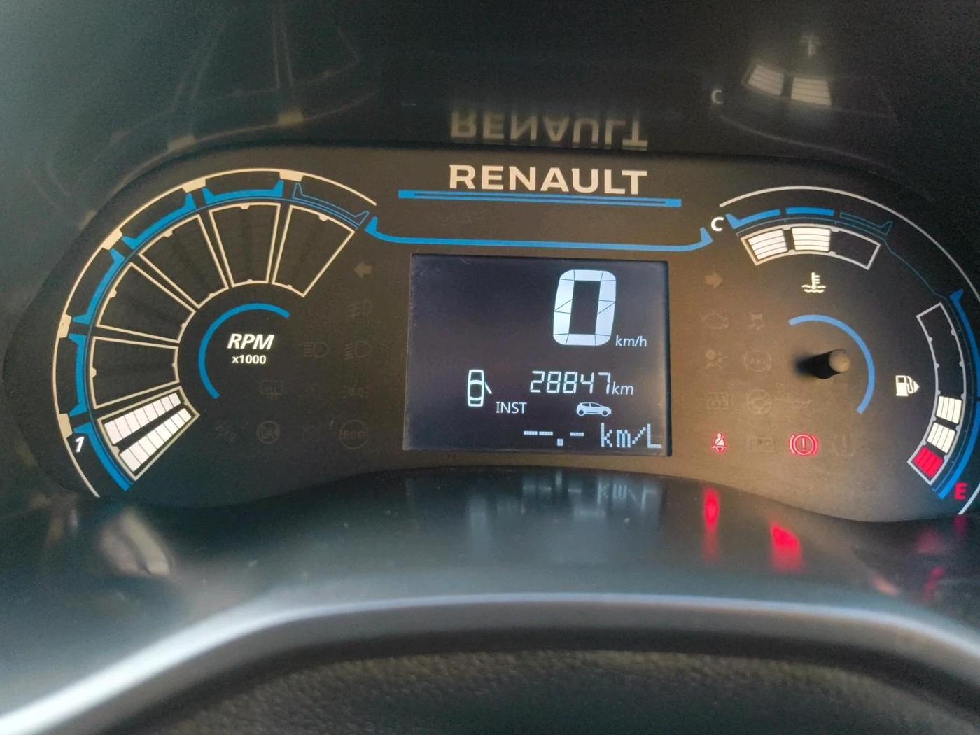 2021 Renault TRIBER RXT, Petrol, Manual, 28,847 km, interior