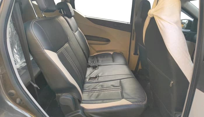 2021 Renault TRIBER RXT, Petrol, Manual, 28,847 km, interior