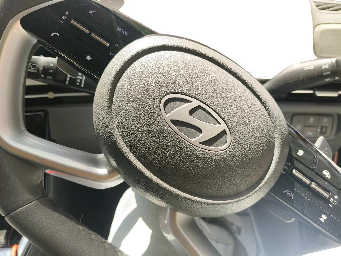 2025 Hyundai Creta Creta SX (O) 1.5 MPI IVT, Petrol, Automatic, 13,881 km, interior