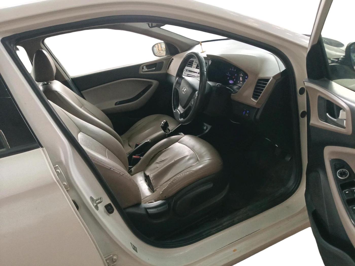 2015 Hyundai Elite i20 ASTA 1.4 CRDI, Diesel, Manual, 1,17,388 km, interior