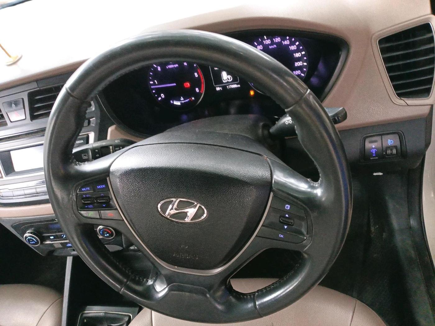 2015 Hyundai Elite i20 ASTA 1.4 CRDI, Diesel, Manual, 1,17,388 km, interior