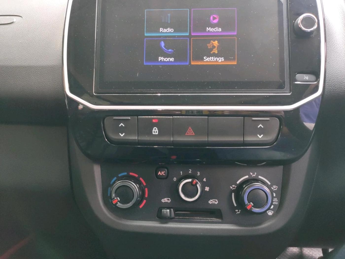 2024 Renault Kwid CLIMBER AMT 1.0, Petrol, Automatic, 17,917 km, interior