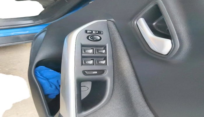 2022 Nissan MAGNITE XV PREMIUM TURBO CVT, Petrol, Automatic, 35,996 km, interior