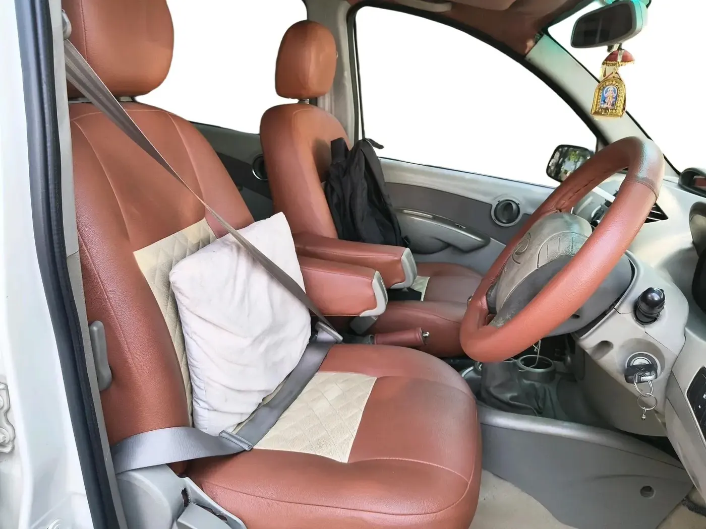 2012 Mahindra Quanto C8, Diesel, Manual, 1,35,449 km, interior