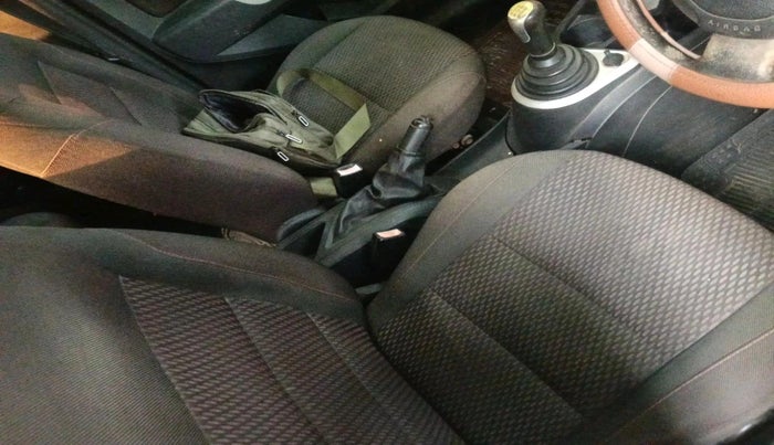 2011 Ford Figo TITANIUM 1.4 DIESEL, Diesel, Manual, 1,06,098 km, interior