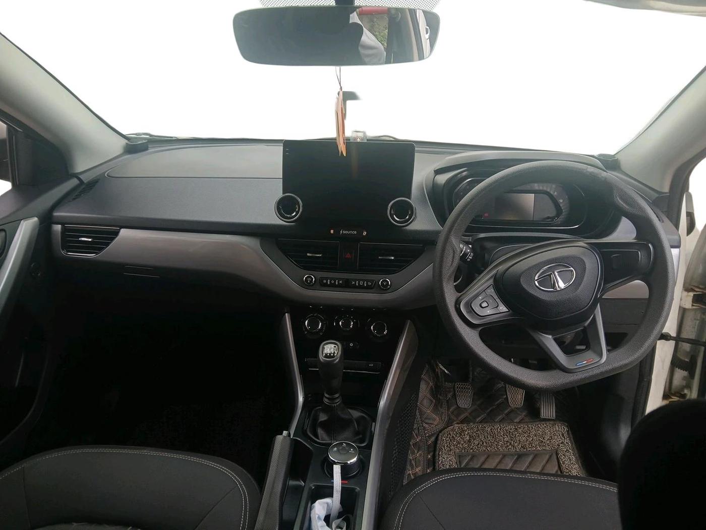 2022 Tata NEXON XM PETROL, Petrol, Manual, 16,710 km, interior