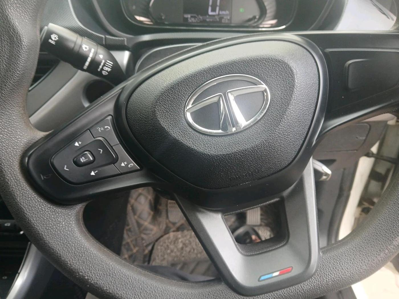2022 Tata NEXON XM PETROL, Petrol, Manual, 16,710 km, interior