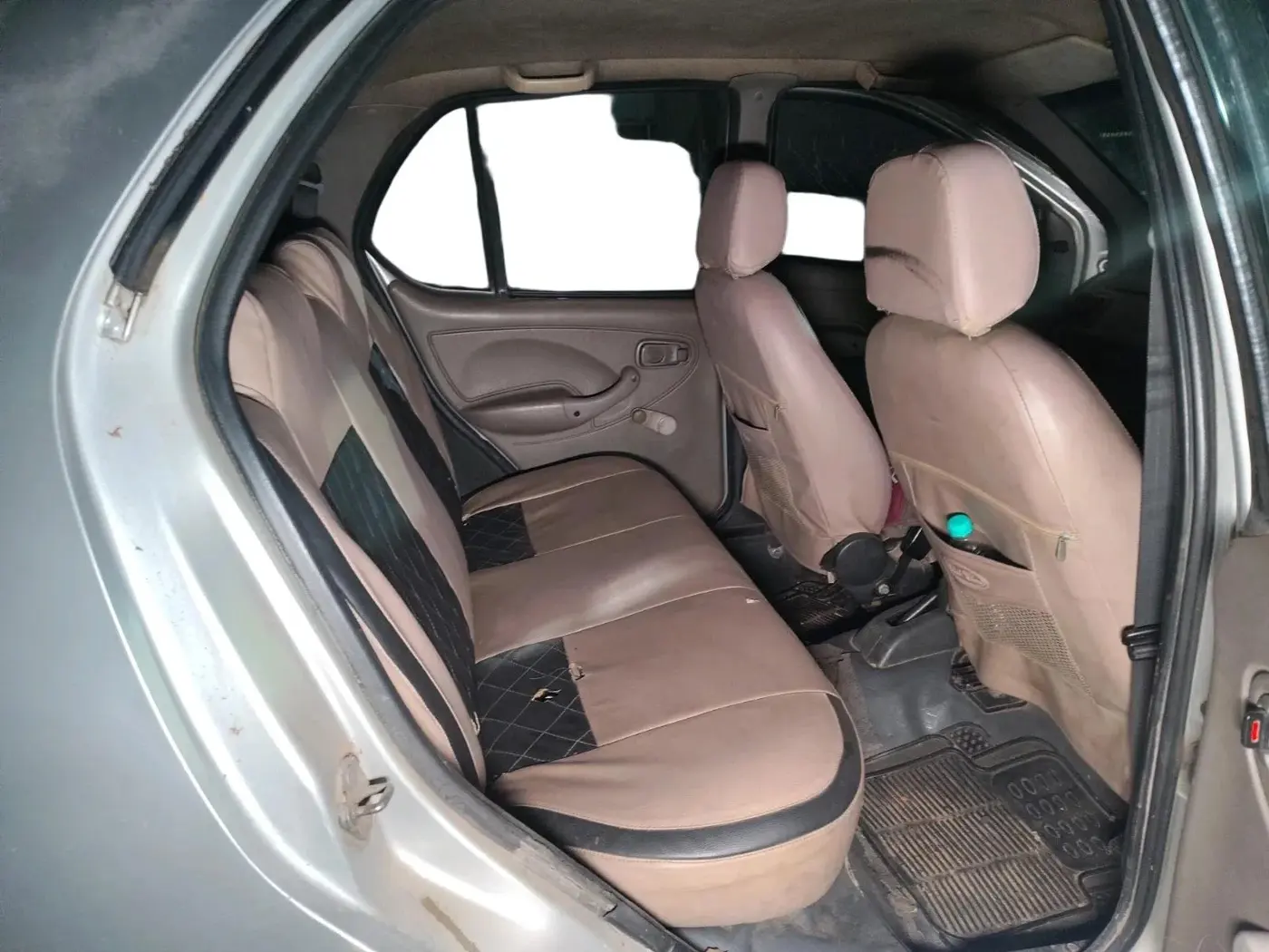 2011 Tata Indica V2 DLS, Diesel, Manual, 2,02,661 km, interior