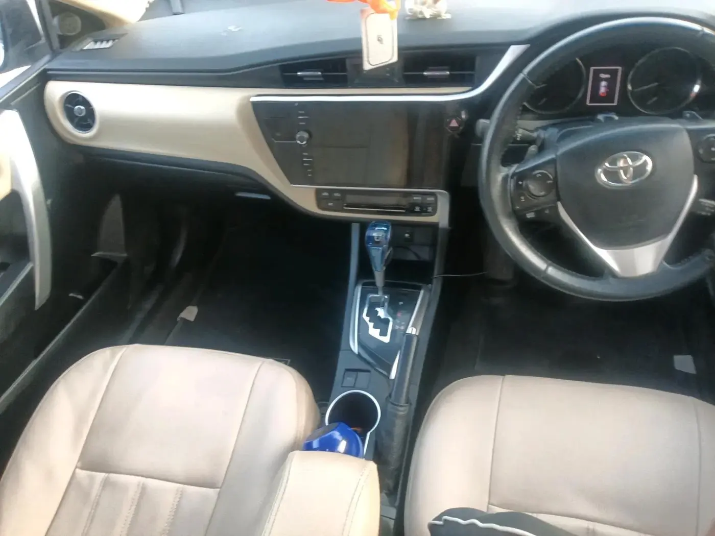 2017 Toyota Corolla Altis VL CVT PETROL, Petrol, Automatic, 1,24,242 km, interior