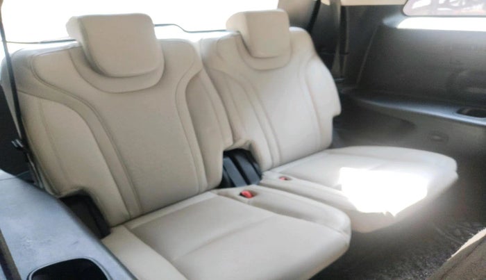 2022 Mahindra XUV700 AX 7 LUXURY D AWD AT 7 STR, Diesel, Automatic, 60,619 km, interior