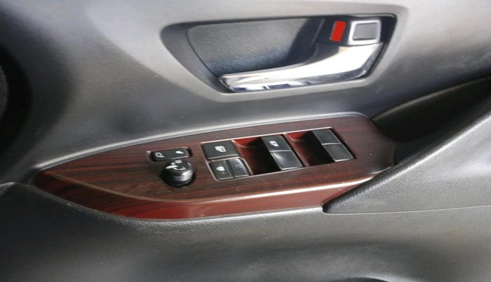 2021 Toyota Innova Crysta 2.4 GX 8 STR, Diesel, Manual, 1,37,355 km, interior