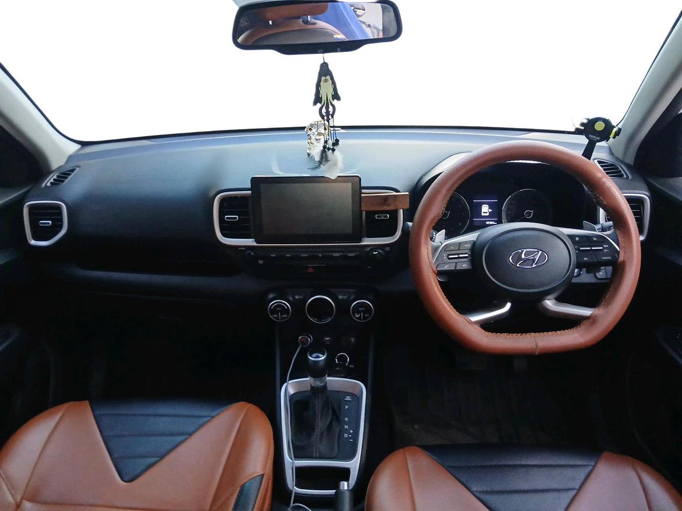 2021 Hyundai VENUE SX PLUS 1.0 TURBO DCT, Petrol, Automatic, 47,701 km, interior