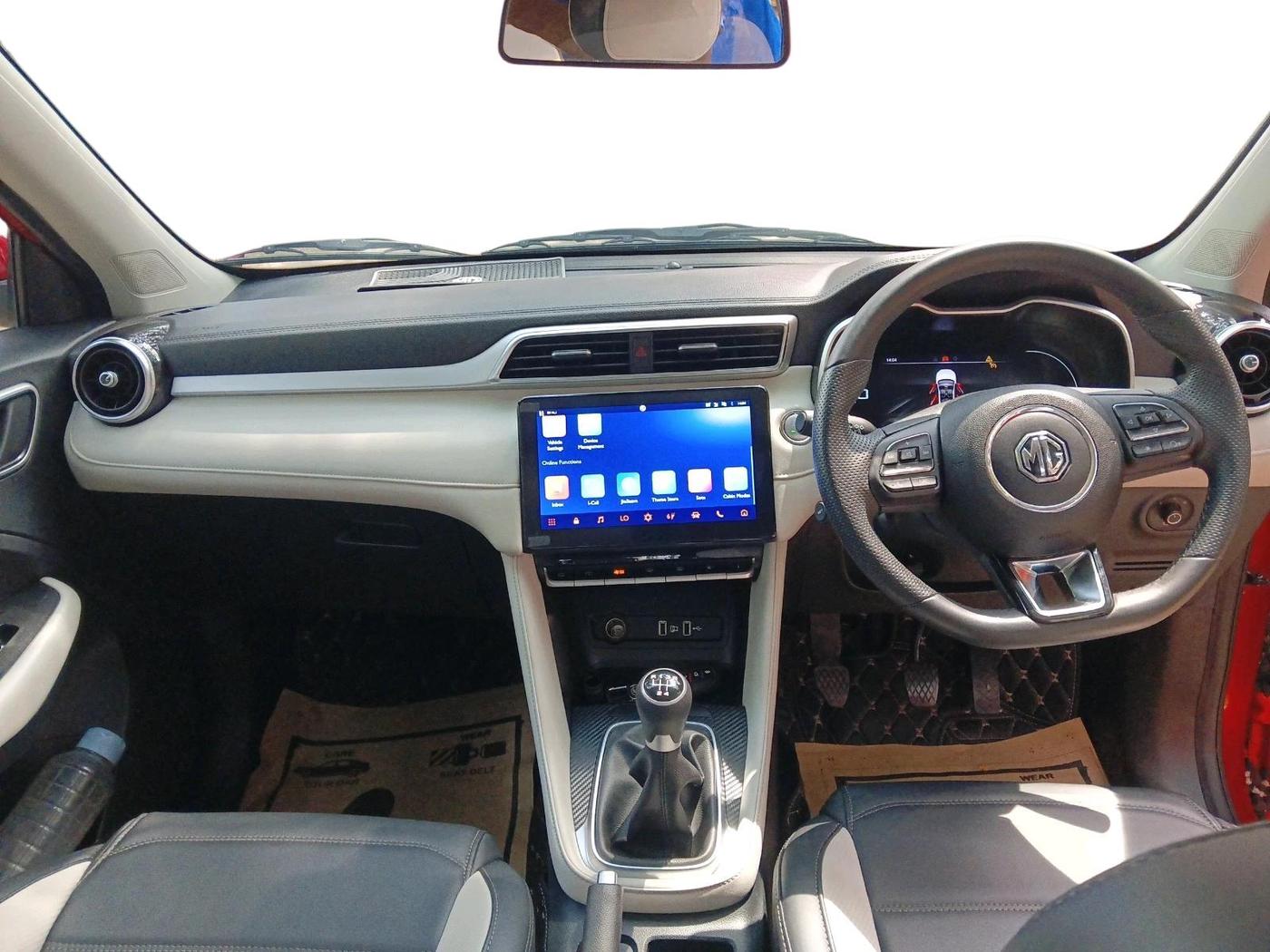 2024 MG ASTOR Select 1.5 MT (Ivory), Petrol, Manual, 25,302 km, interior