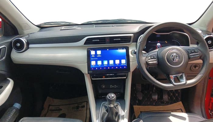 2024 MG ASTOR Select 1.5 MT (Ivory), Petrol, Manual, 25,302 km, interior