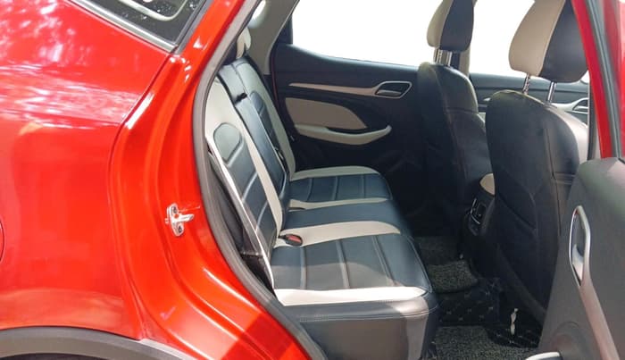 2024 MG ASTOR Select 1.5 MT (Ivory), Petrol, Manual, 25,302 km, interior
