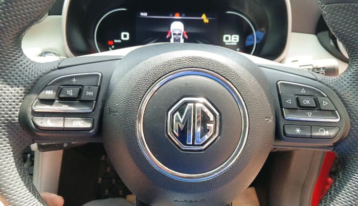 2024 MG ASTOR Select 1.5 MT (Ivory), Petrol, Manual, 25,302 km, interior
