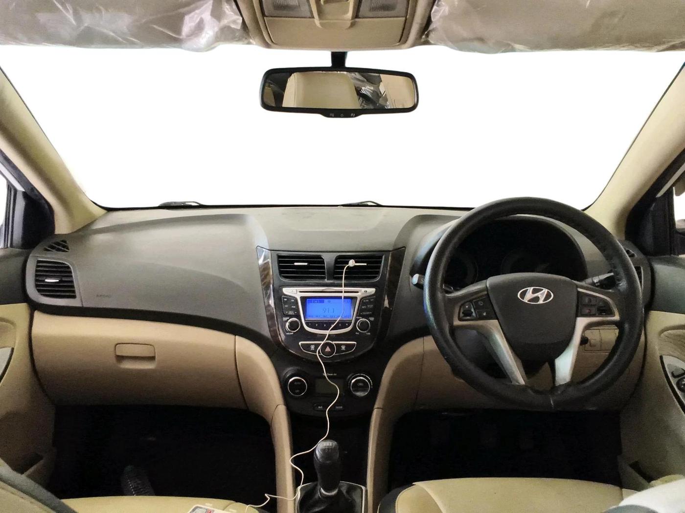 2013 Hyundai Verna FLUIDIC 1.6 CRDI SX, Diesel, Manual, 1,67,604 km, interior