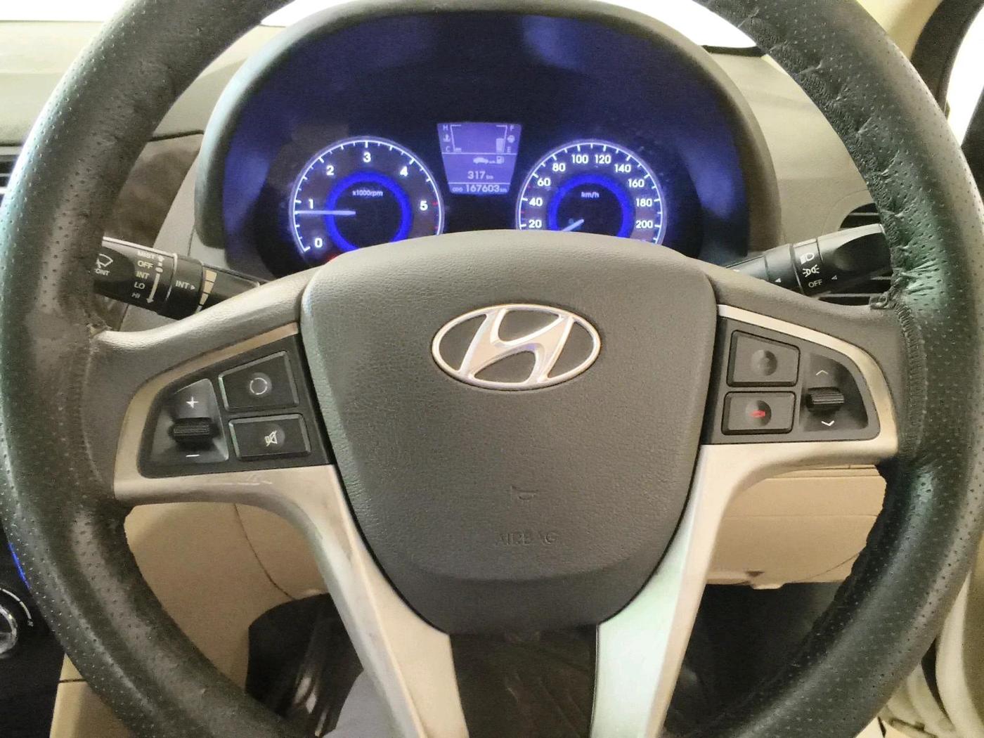 2013 Hyundai Verna FLUIDIC 1.6 CRDI SX, Diesel, Manual, 1,67,604 km, interior