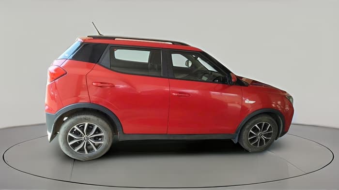 2022 Mahindra XUV300 W6 1.2 PETROL AMT, Petrol, Automatic, 15,946 km, exterior