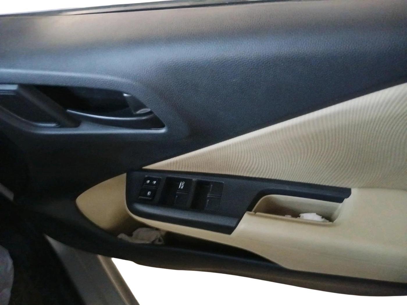 2014 Honda City 1.5L I-DTEC SV, Diesel, Manual, 1,13,050 km, interior