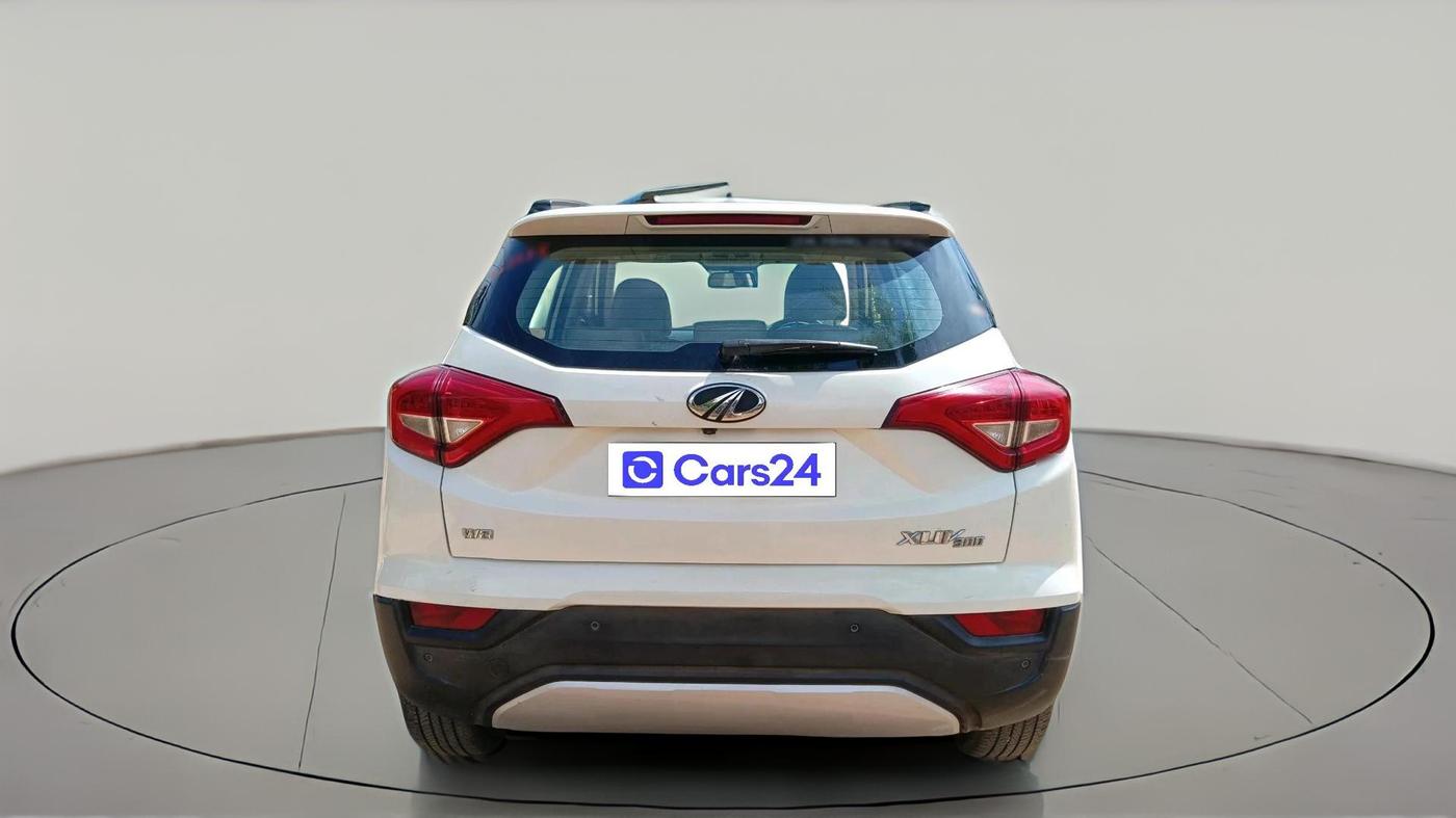 2020 Mahindra XUV300 W8 1.2 PETROL, Petrol, Manual, 1,13,000 km, exterior