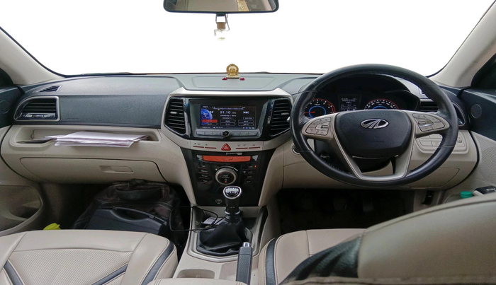 2020 Mahindra XUV300 W8 1.2 PETROL, Petrol, Manual, 1,12,367 km, interior