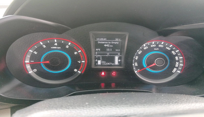 2020 Mahindra XUV300 W8 1.2 PETROL, Petrol, Manual, 1,12,367 km, interior
