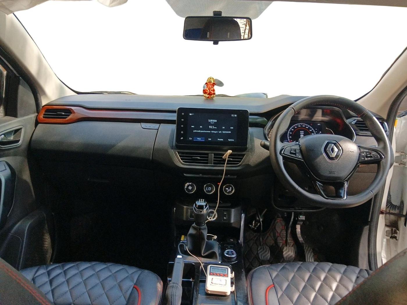 2023 Renault Kiger RXZ MT, Petrol, Manual, 23,388 km, interior
