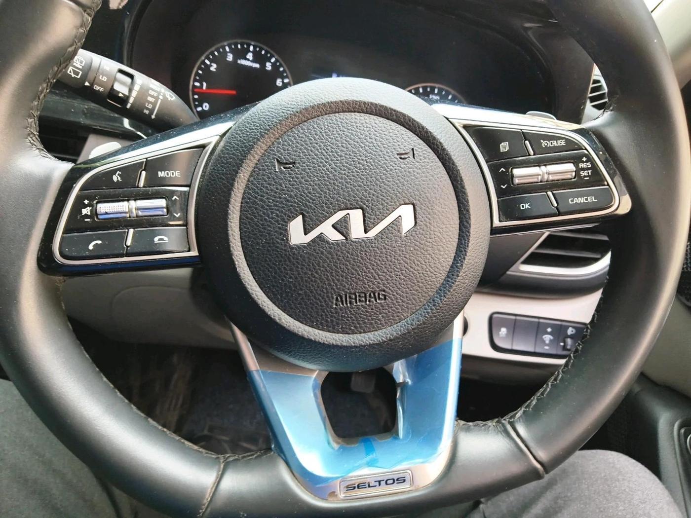 2022 KIA SELTOS HTX IVT 1.5 PETROL, Petrol, Automatic, 28,016 km, interior