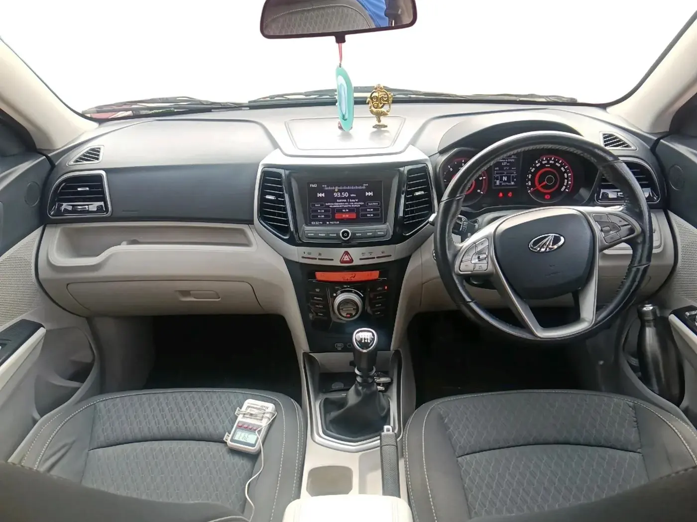 2021 Mahindra XUV300 W8 1.5 DIESEL, Diesel, Manual, 36,079 km, interior