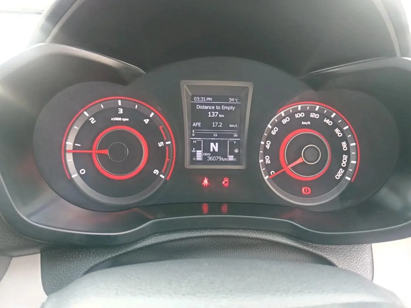 2021 Mahindra XUV300 W8 1.5 DIESEL, Diesel, Manual, 36,079 km, interior