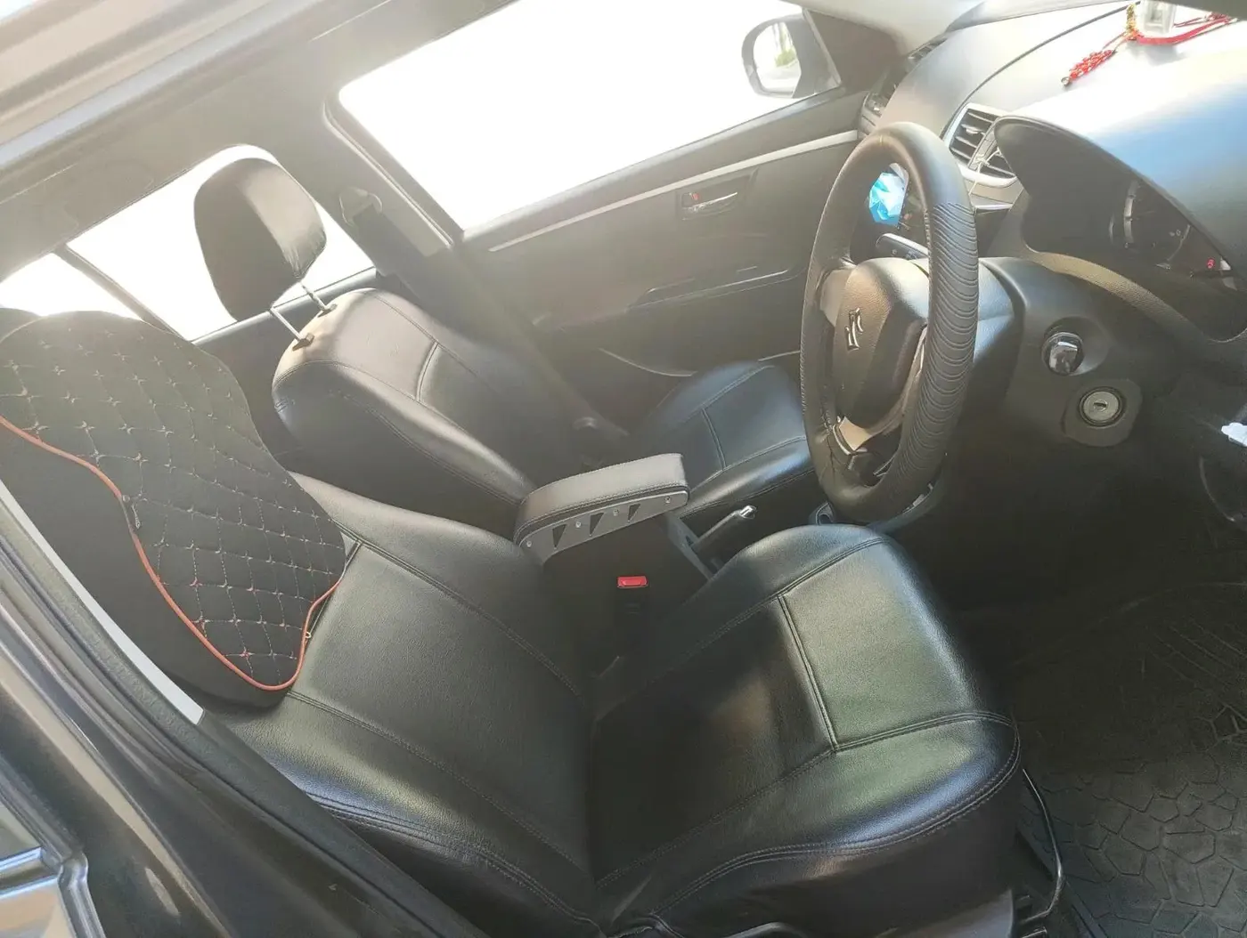 2015 Maruti Swift VXI, Petrol, Manual, 62,093 km, interior