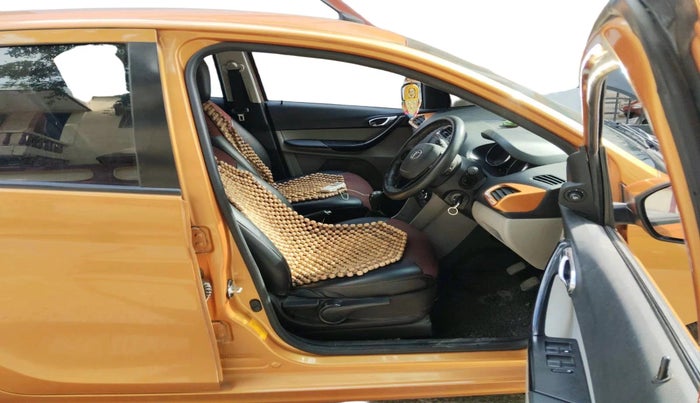 2018 Tata Tiago XZ PETROL, Petrol, Manual, 29,283 km, interior
