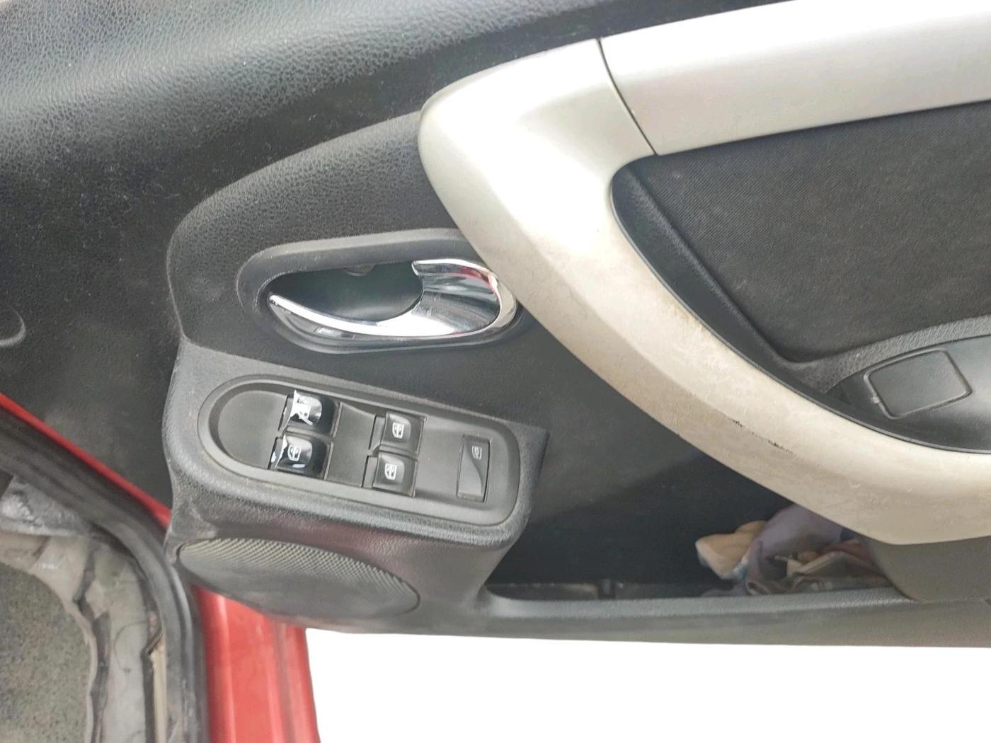 2018 Nissan Terrano  XL D Plus, Diesel, Manual, 1,30,533 km, interior