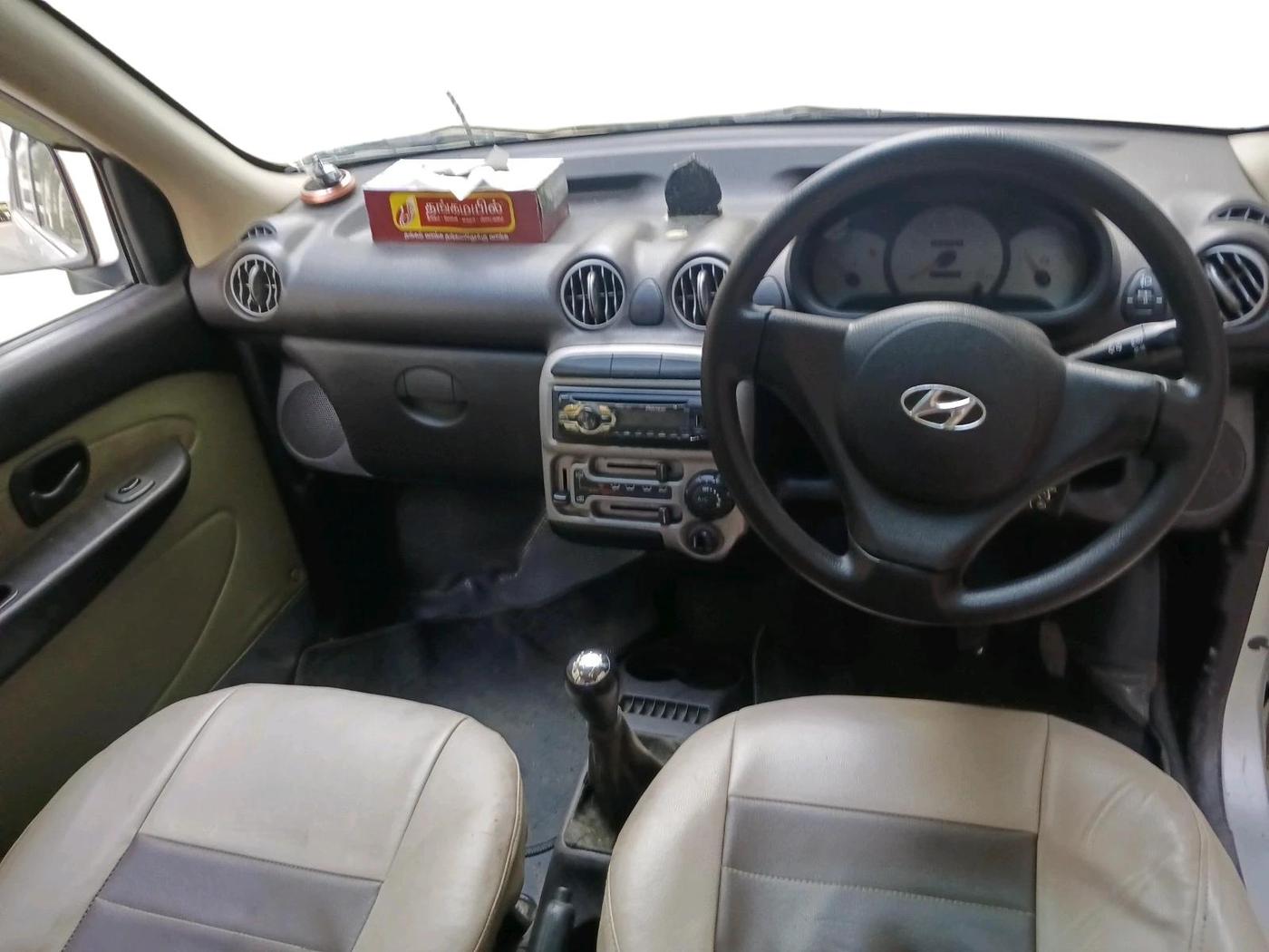 2011 Hyundai Santro Xing GL PLUS, Petrol, Manual, 1,24,745 km, interior