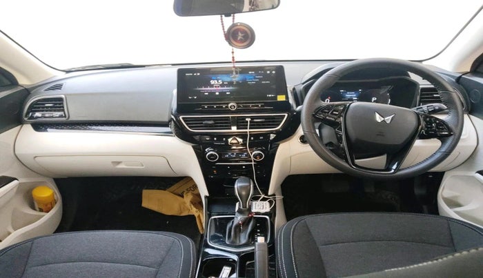 2024 Mahindra XUV 3XO AX5 1.2 L TCMPFI AT, Petrol, Automatic, 16,314 km, interior