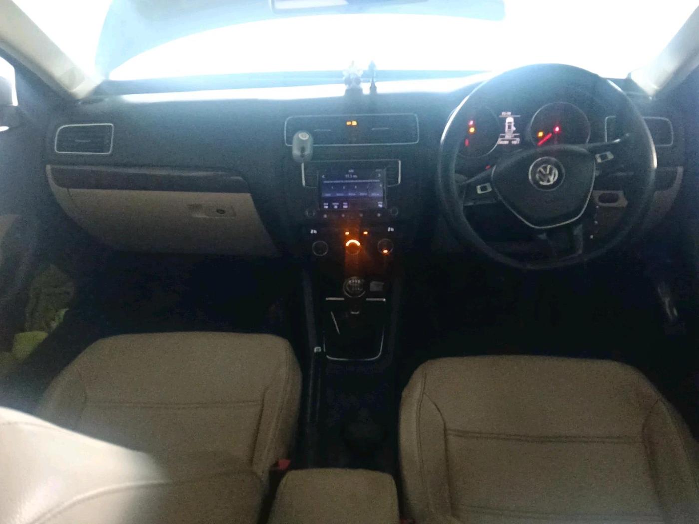 2016 Volkswagen Jetta COMFORTLINE TDI, Diesel, Manual, 2,46,740 km, interior