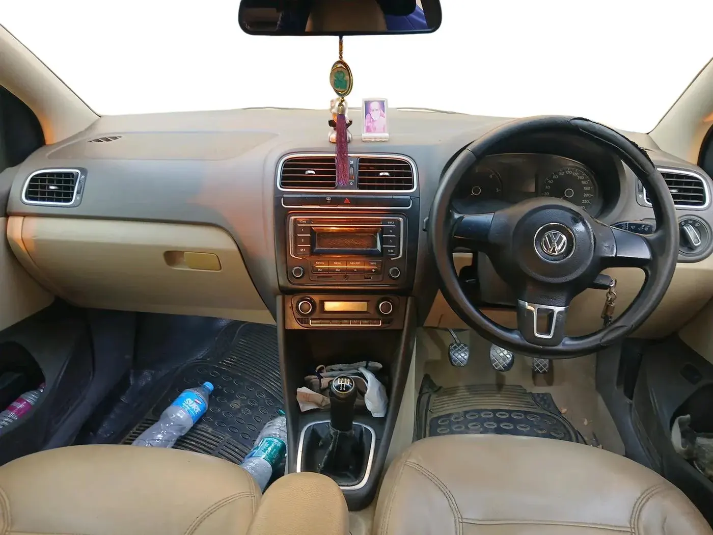 2010 Volkswagen Vento COMFORTLINE DIESEL 1.6, Diesel, Manual, 1,98,692 km, interior