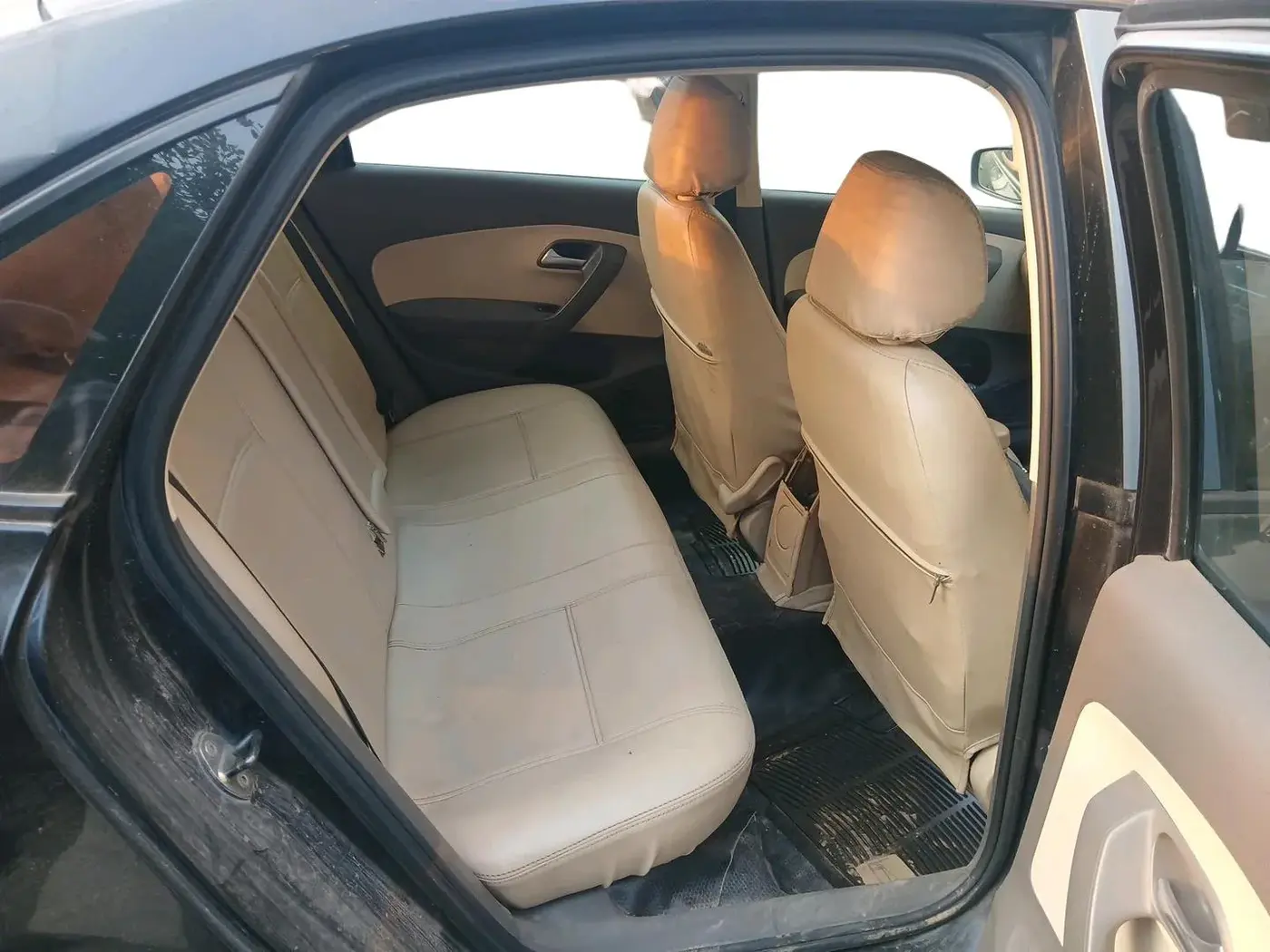 2010 Volkswagen Vento COMFORTLINE DIESEL 1.6, Diesel, Manual, 1,98,692 km, interior