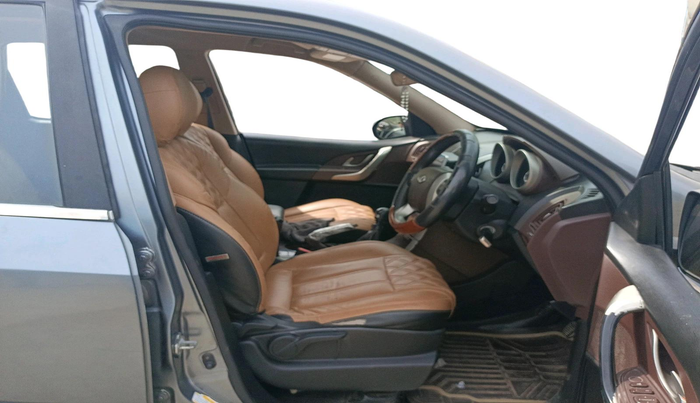 2012 Mahindra XUV500 W6, Diesel, Manual, 1,45,062 km, interior