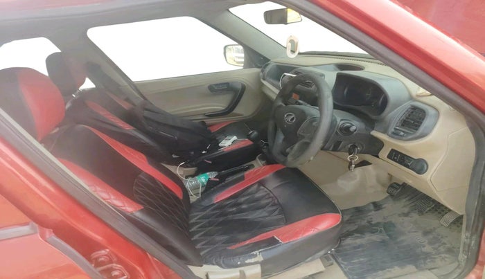 2017 Mahindra TUV300 T6, Diesel, Manual, 1,71,376 km, interior