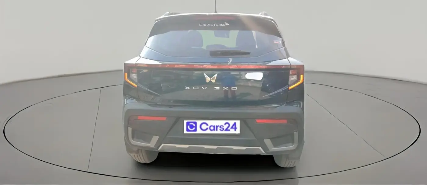 2025 Mahindra XUV 3XO AX5L 1.2 TGDi, Petrol, Manual, 12,000 km, exterior