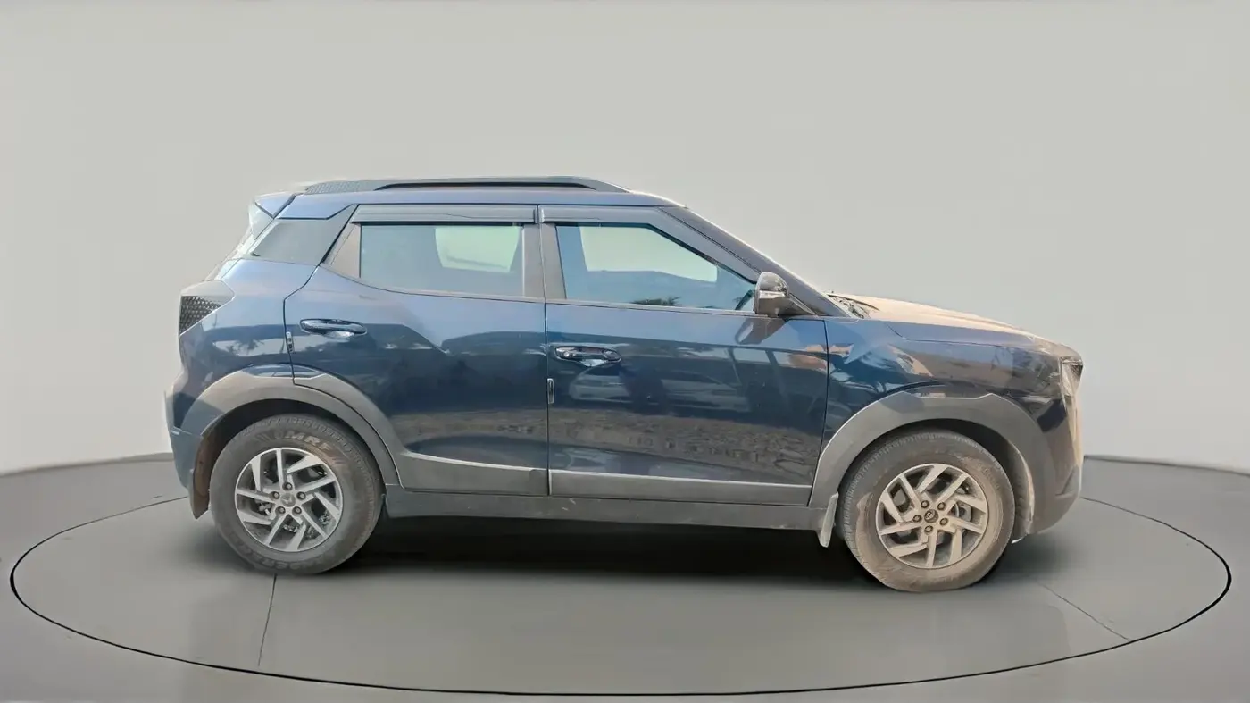 2025 Mahindra XUV 3XO AX5L 1.2 TGDi, Petrol, Manual, 12,000 km, exterior