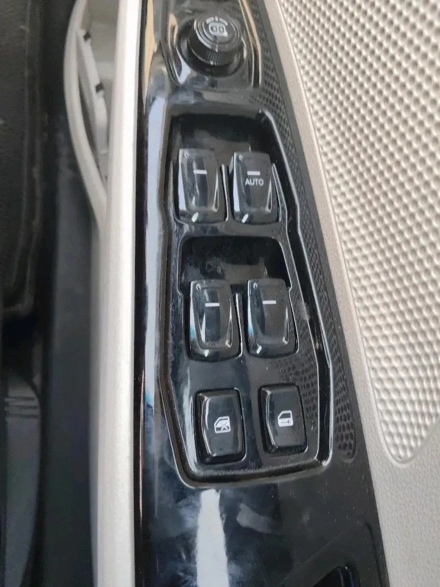 2025 Mahindra XUV 3XO AX5L 1.2 TGDi, Petrol, Manual, 12,000 km, interior