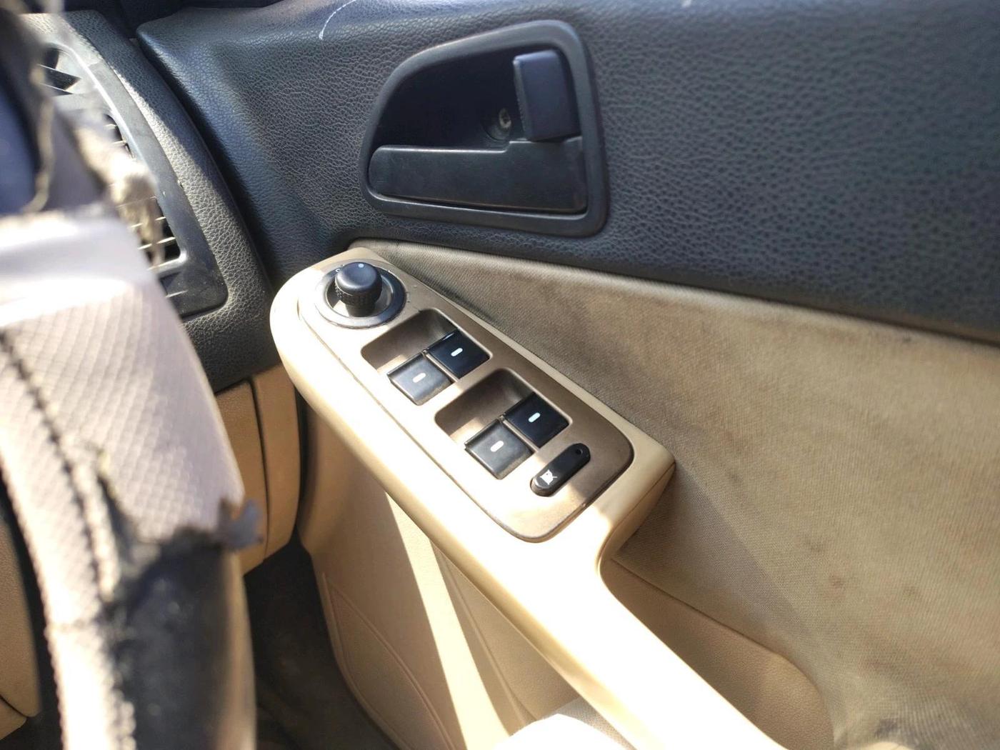 2011 Tata Indica Vista AURA QUADRAJET, Diesel, Manual, 1,51,001 km, interior