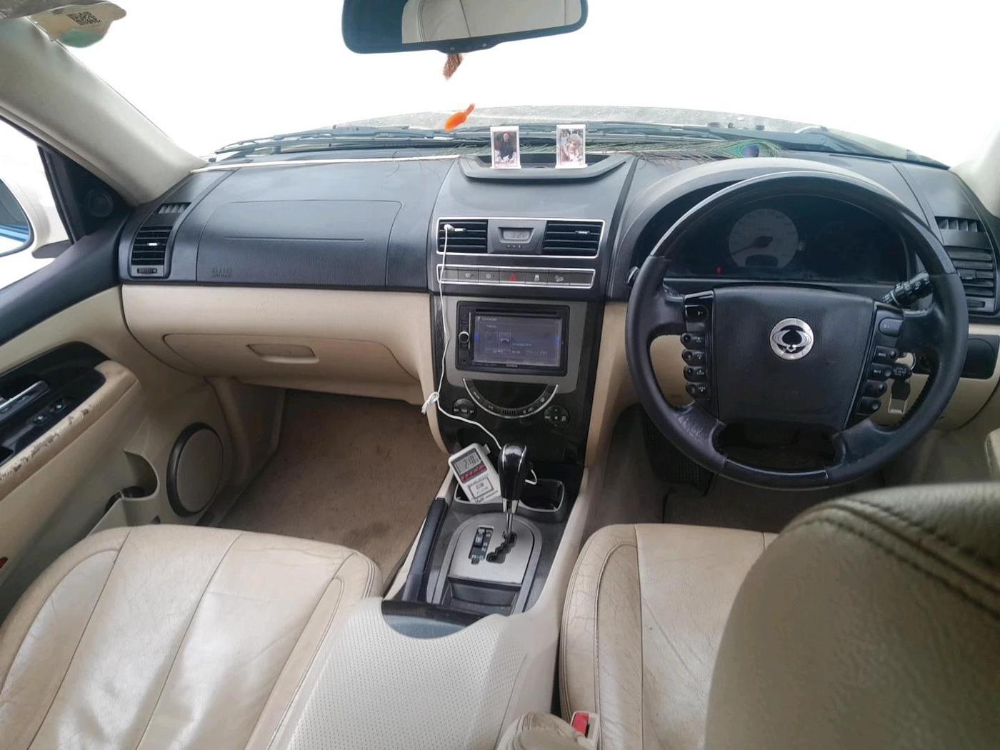 2014 Ssangyong Rexton RX7, Diesel, Automatic, 1,15,420 km, interior