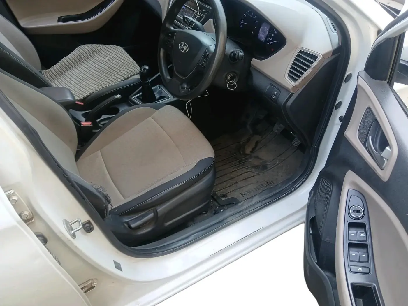 2015 Hyundai Elite i20 MAGNA 1.2, Petrol, Manual, 95,934 km, interior
